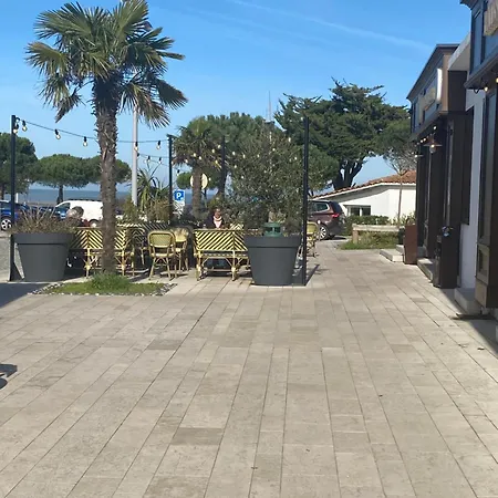 La Maison Du Clocher Hébergement de vacances *